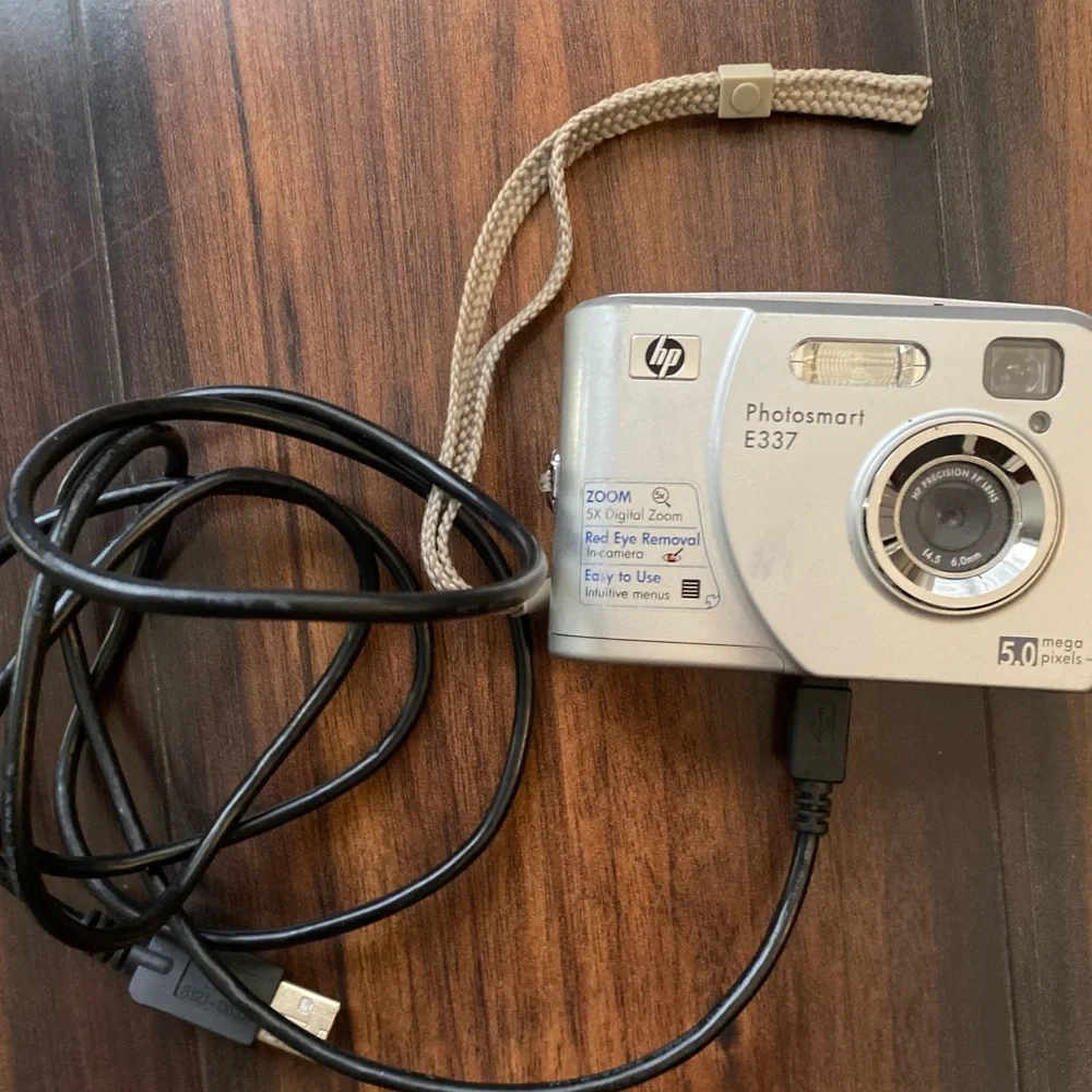 Camera digital HP Photosmart E337 MP optical zoom 5x